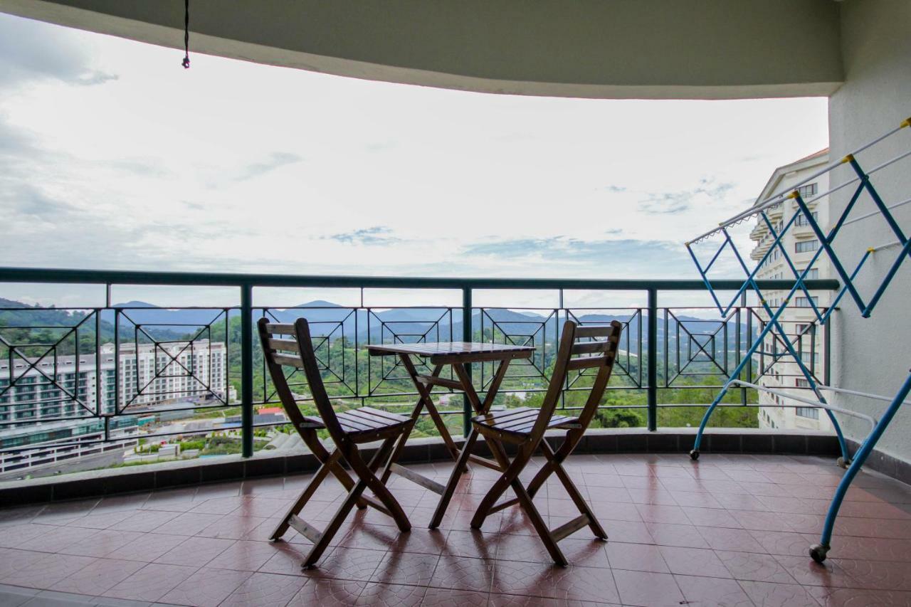 Fun Apartment @ Equatorial Hill Resort Камерон-Гайлендс Екстер'єр фото
